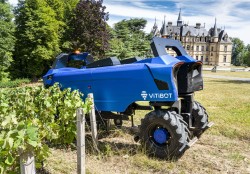 Robot viticole électrique au château de Boursault